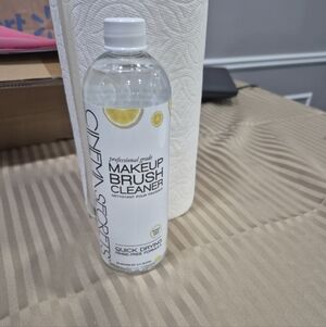 Cinema Secrets Brush Cleaner